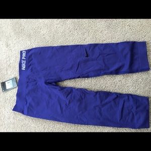 Nike pro Capri pants nwt